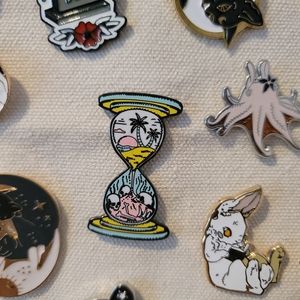 Sands of Time Hourglass Skull Beach Enamel Pin - Bundle 3+ pins for a discount.